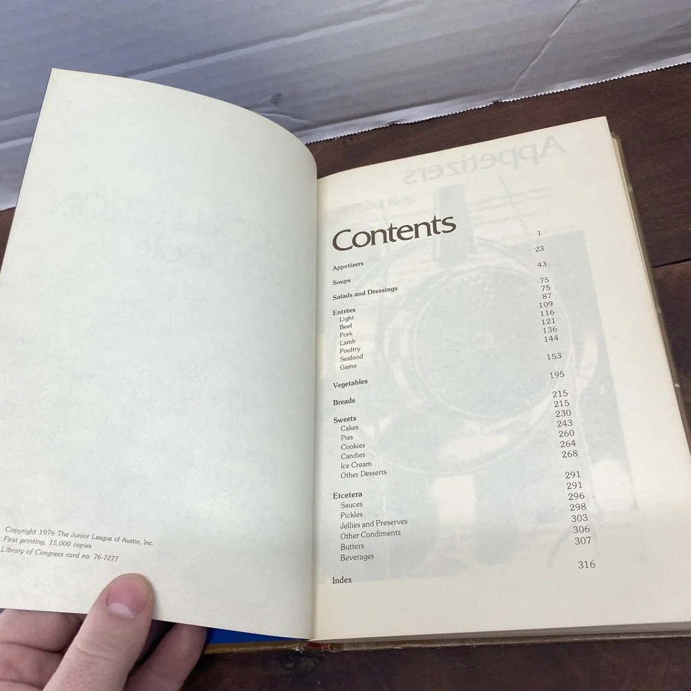 The Collection Cookbook Junior League Austin 1976 First Printing Hardcover